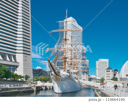 帆船日本丸 　展帆（2024年10月） 119664190