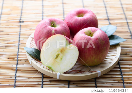 長野県産 シナノスイート （ りんご ） 119664354