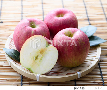 長野県産 シナノスイート （ りんご ） 119664355