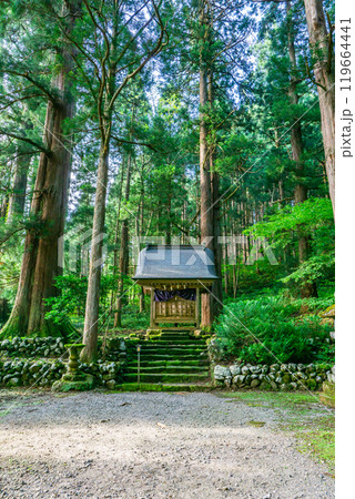 雄山神社 芦峅中宮(霊峰立山の山岳信仰) 立山大宮(西本殿) (富山県中新川郡立山町) 雄山神社 芦峅中宮(霊峰立山の山岳信仰) 立山大宮(西本殿) (富山県中新川郡立山町) 119664441