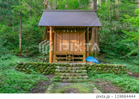 雄山神社　芦峅中宮（霊峰立山の山岳信仰）　立山開山堂（別宮）　（富山県中新川郡立山町） 119664444