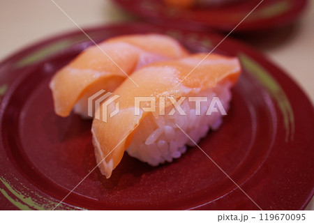 Japanese fresh salmon sushi with Japanese rice in red plate 119670095