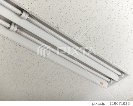 今後の生産が中止となる蛍光灯 119671026