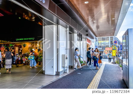 東京都調布市の都市風景 つつじヶ丘駅 東京都調布市の都市風景 つつじヶ丘駅 119672384