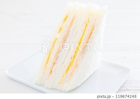 おいしい三角サンド、ハムチーズサンドとたまごサンド おいしい三角サンド、ハムチーズサンドとたまごサンド 119674248