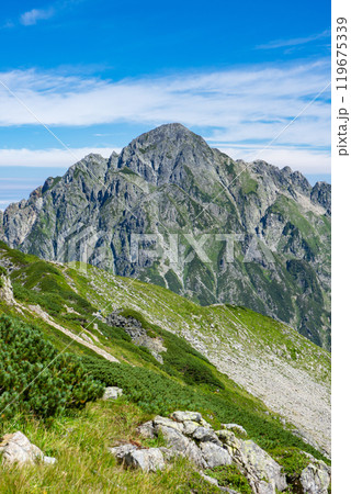 劔御前山から見る剱岳の山頂（針山地獄）　北アルプス劔岳登山 119675339