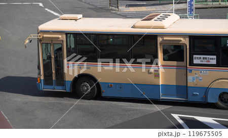 阪急バス 阪急茨木市駅前ロータリーのバス 119675505