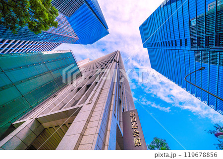 日本の東京都市景観10月。大手町一丁目。経団連会館や大手町のオフィスビル群などを望む＝27日 119678856