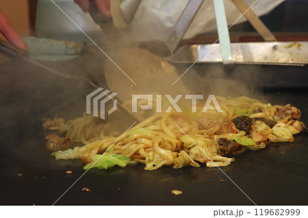 兵庫県佐用町の名物、ホルモンうどん 兵庫県佐用町の名物、ホルモンうどん 119682999
