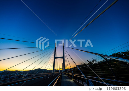 女神大橋の夜明け 【長崎市】 女神大橋の夜明け 【長崎市】 119683298