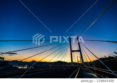 女神大橋の夜明け　【長崎市】 119683300