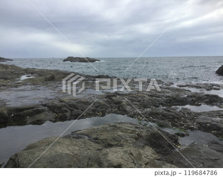 鎌倉＆江ノ島探索 2023年版　江ノ島荒れる海 119684786