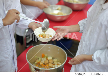 小学校、給食、配膳 小学校、給食、配膳 119686120