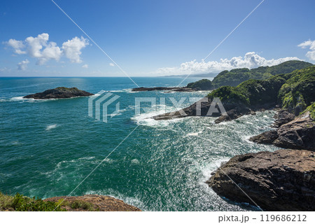 日向岬展望台から見える絶景海岸の眺望 日向岬展望台から見える絶景海岸の眺望 119686212