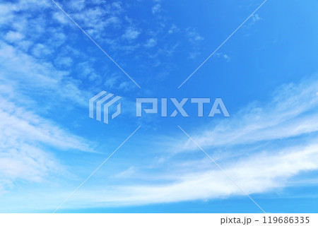 秋の青空と雲 秋の青空と雲 119686335