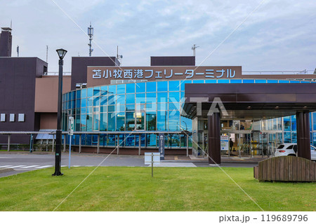 北海道　苫小牧市　苫小牧西港フェリーターミナル 119689796