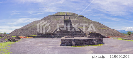 Teotihuacan, ancient Mesoamerican city in Mexico. Historic ruins, cultural heritage, and archaeological site concept Teotihuacan, ancient Mesoamerican city in Mexico. Historic ruins, cultural heritage, and archaeological site concept 119691202
