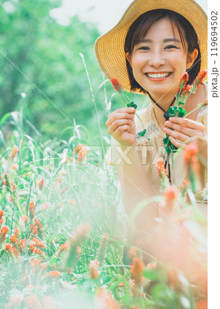 ストロベリーキャンドルのお花摘み 119694502