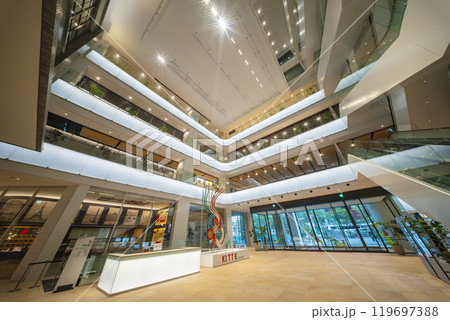 JPタワー大阪 KITTE大阪の北側エントランス JPタワー大阪 KITTE大阪の北側エントランス 119697388