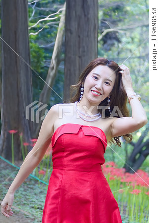 彼岸花　女性　ポートレート 119698538