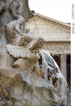 Pantheon Fountain 119701385