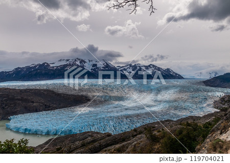 Hiking the W-Trek in Torres Del Paine 119704021
