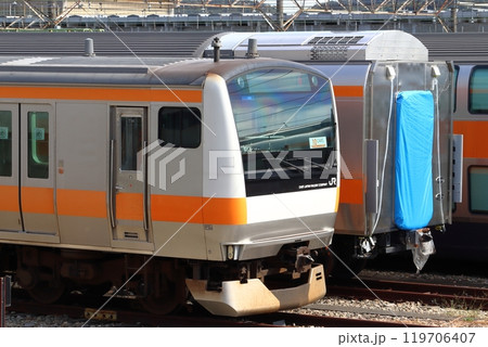 豊田車両センターに大量留置中の中央線用2階建てグリーン車（東京都日野市） 119706407