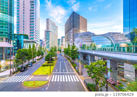 日本の東京都市景観 10月。カレッタ汐留や汐留のオフィス街などを望む＝27日 119706429