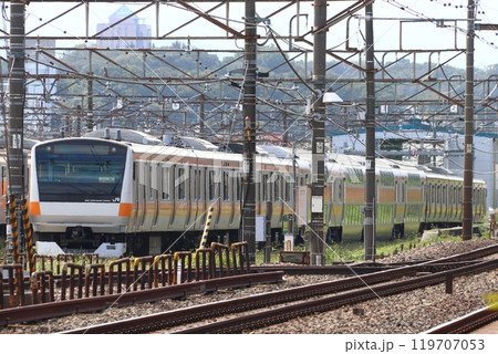 豊田車両センターに留置中の中央線グリーン車×4両組込編成（東京都日野市） 119707053