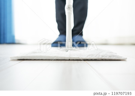 家事〜掃除イメージ02 119707193