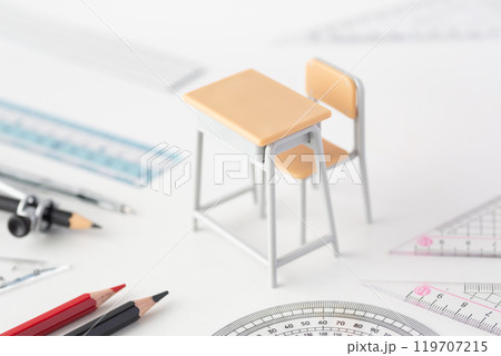 学校の勉強イメージ01 学校の勉強イメージ01 119707215