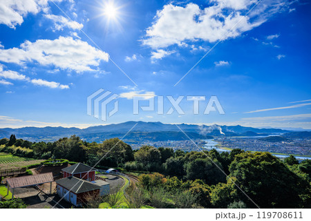 晴れた空と絶景! 寺山いこいの広場からのパノラマビュー 晴れた空と絶景! 寺山いこいの広場からのパノラマビュー 119708611