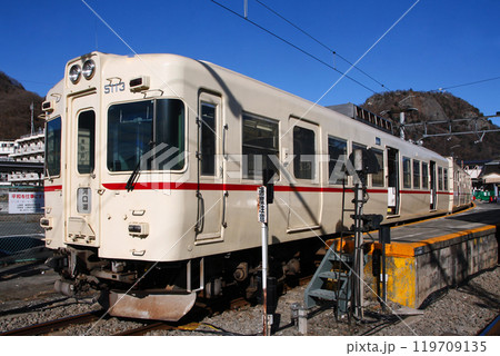 ［FJ］富士急行線1000形電車：京王線カラー車両（各停：大月⇔河口湖） 119709135