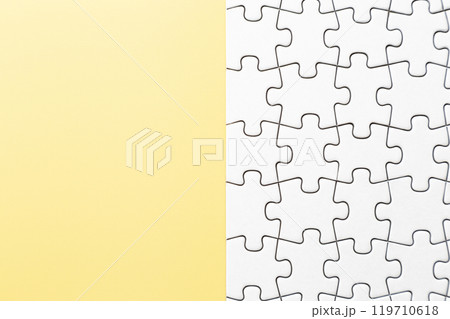黄色背景に無地のジグソーパズル 119710618