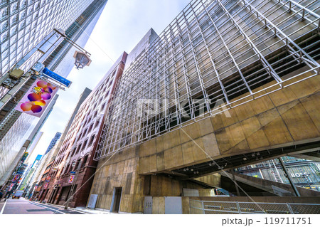 日本の東京都市景観 東京メトロ 銀座駅出入口やソニー通りなどを望む=10月27日 日本の東京都市景観 東京メトロ 銀座駅出入口やソニー通りなどを望む=10月27日 119711751