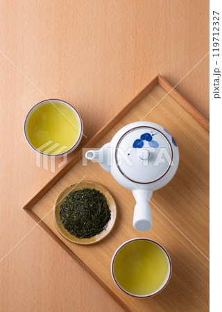 緑茶と茶葉 緑茶と茶葉 119712327