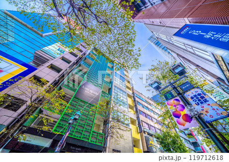 日本の東京都市景観　東京・銀座。並木通りなどを望む＝10月27日 119712618