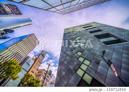 日本の東京都市景観 東京・銀座。西五番街から銀座四丁目のセイコーハウス銀座などを望む=10月27日 日本の東京都市景観 東京・銀座。西五番街から銀座四丁目のセイコーハウス銀座などを望む=10月27日 119712850