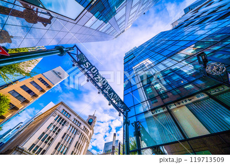 日本の東京都市景観 東京・銀座。すずらん通りから銀座四丁目のセイコーハウス銀座などを望む=27日 日本の東京都市景観 東京・銀座。すずらん通りから銀座四丁目のセイコーハウス銀座などを望む=27日 119713509