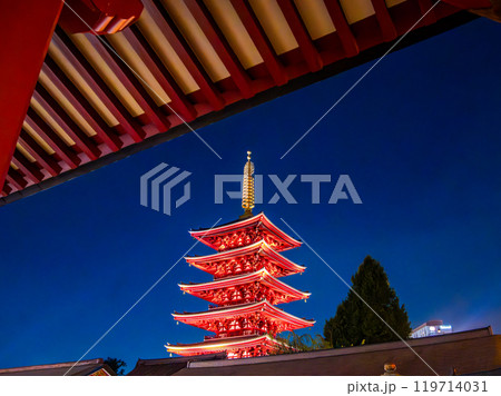 Senso-ji temple by night in Asakusa, Taito City, Tokyo, Japan Senso-ji temple by night in Asakusa, Taito City, Tokyo, Japan 119714031