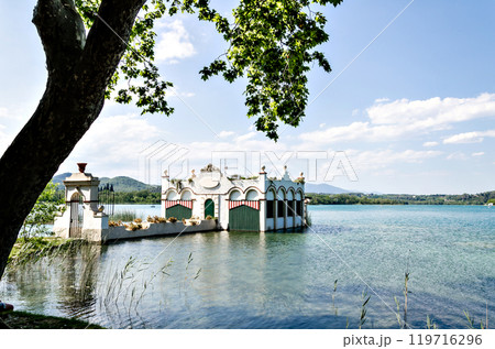 Beautiful views of Lake Banyoles (Banyoles) with the old white summer houses. Girona, Catalonia 119716296