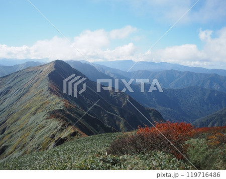 秋の谷川連峰主脈1 119716486