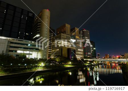 【大阪市中央区城見/京橋】京橋南歩道橋から眺める大阪ビジネスパークの夜景 【大阪市中央区城見/京橋】京橋南歩道橋から眺める大阪ビジネスパークの夜景 119716917