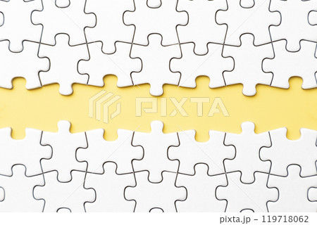 黄色背景に無地のジグソーパズル 黄色背景に無地のジグソーパズル 119718062