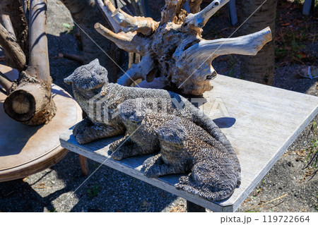 美術館、ライブハウスを兼業している素敵な海の家。  神奈川県三浦市荒井浜 2024年6月 119722664