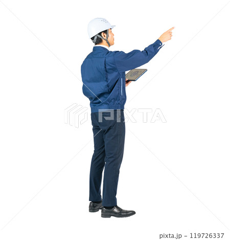 タブレットを持って点検する男性作業員 手作業で精密に切り抜いた背景透過全身写真PNG タブレットを持って点検する男性作業員 手作業で精密に切り抜いた背景透過全身写真PNG 119726337
