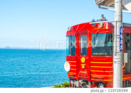 愛媛・伊予・下灘駅 愛媛・伊予・下灘駅 119726399