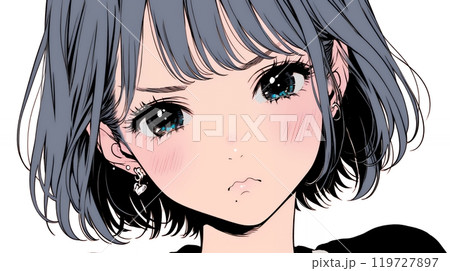 口をとがらせて不機嫌そうな顔をしている若い女性