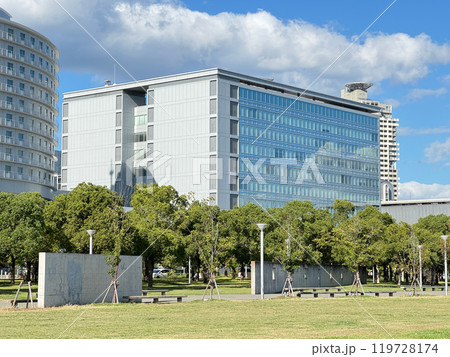 国際健康開発センタービル（神戸市中央区。WHO健康開発総合研究センター、シスメックス本社など） 119728174