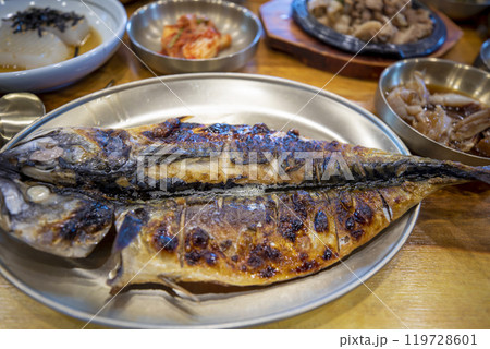 Grilled mackerel, a delicious Korean dish Grilled mackerel, a delicious Korean dish 119728601